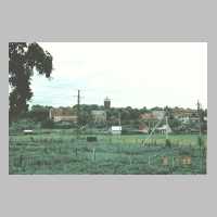 111-1336 Wehlau, Blick ueber die Schanzenwiesen in Richtung Wasserturm.JPG